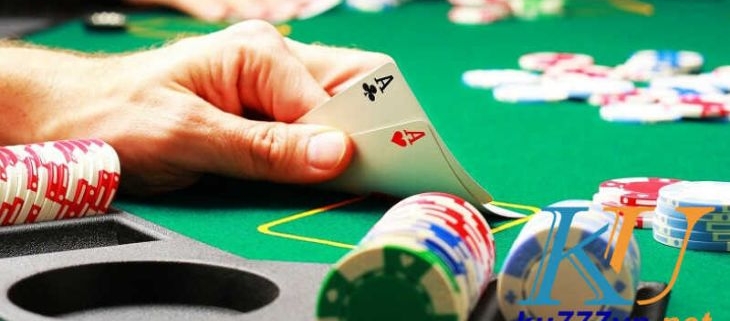 Cách chơi poker giỏi được các chuyên gia đúc kết