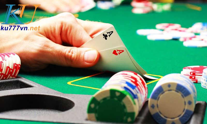 Khái niệm V8 Poker Là Gì?